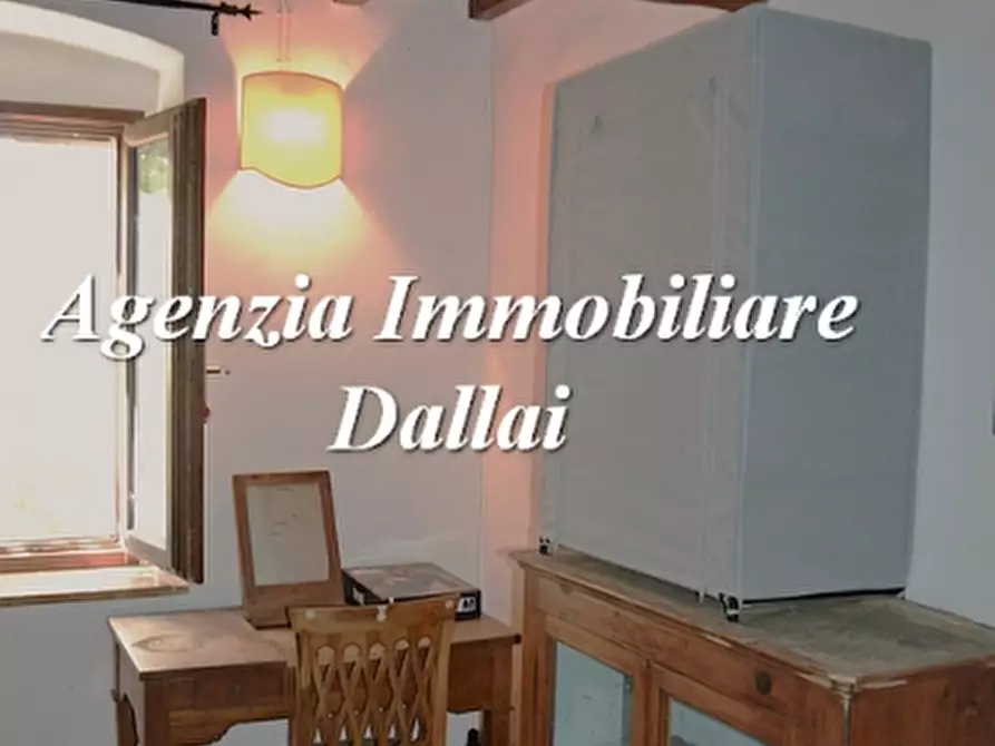 Immagine 26 di Casa colonica in vendita  a Vicchio