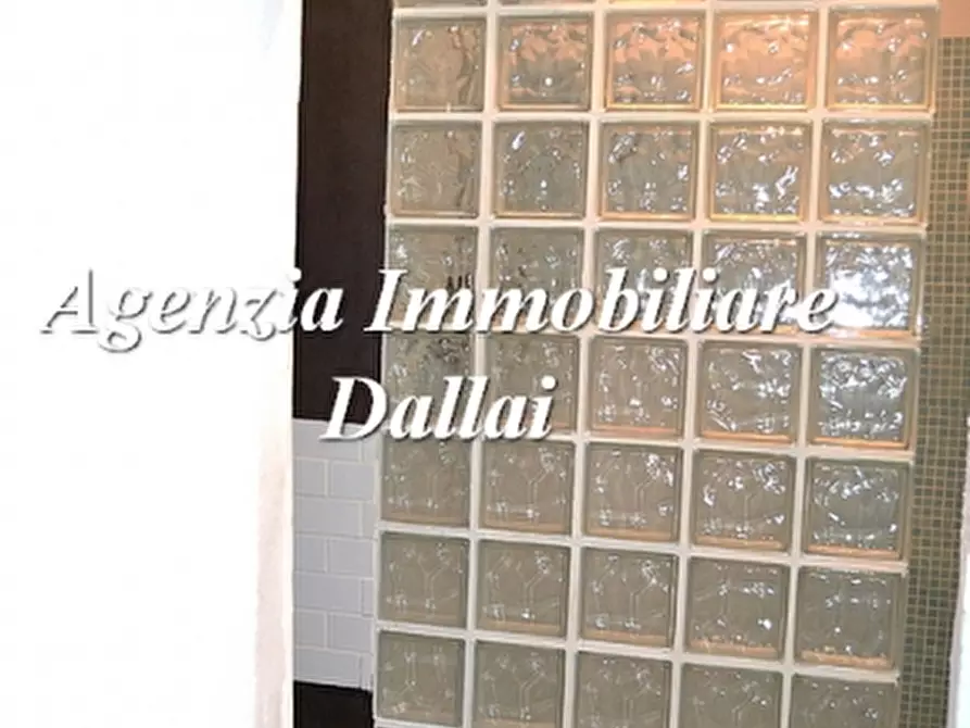 Immagine 29 di Casa colonica in vendita  a Vicchio