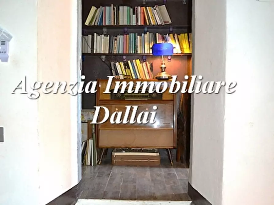 Immagine 30 di Casa colonica in vendita  a Vicchio