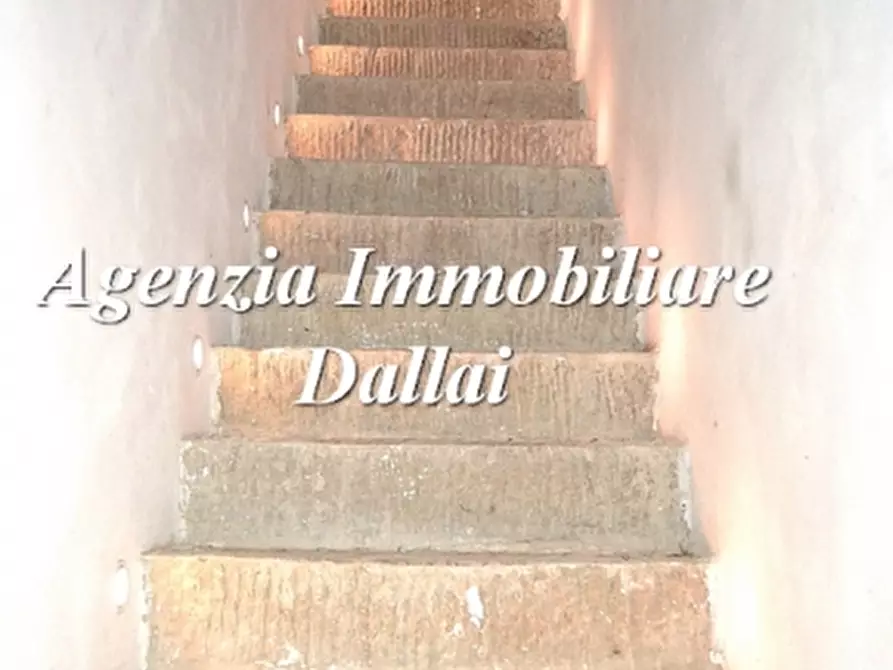 Immagine 31 di Casa colonica in vendita  a Vicchio
