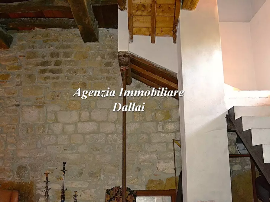 Immagine 7 di Casa colonica in vendita  a Vicchio