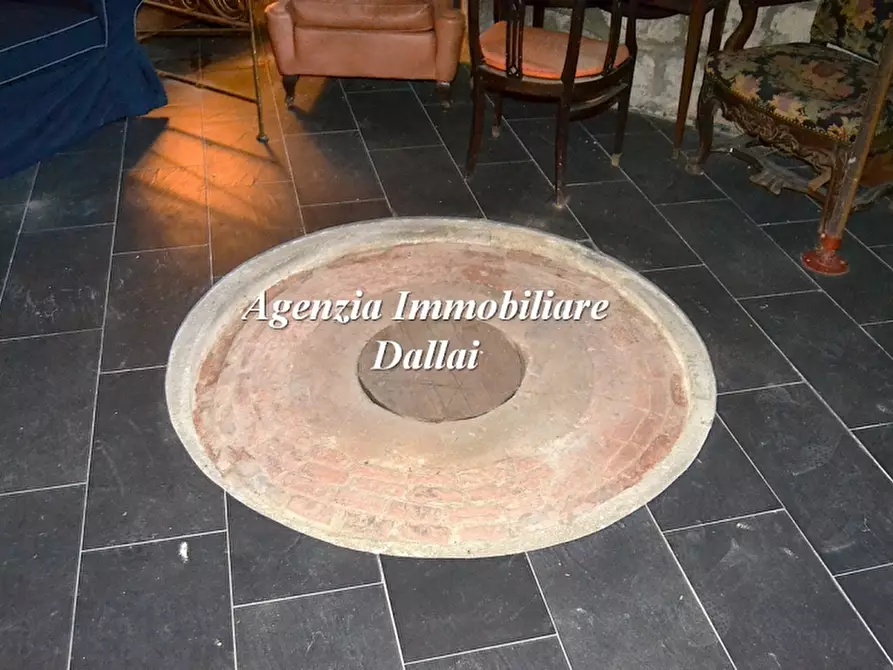 Immagine 4 di Casa colonica in vendita  a Vicchio