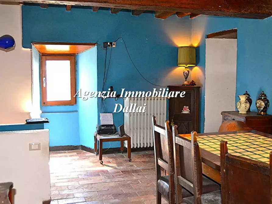 Immagine 8 di Casa colonica in vendita  a Vicchio
