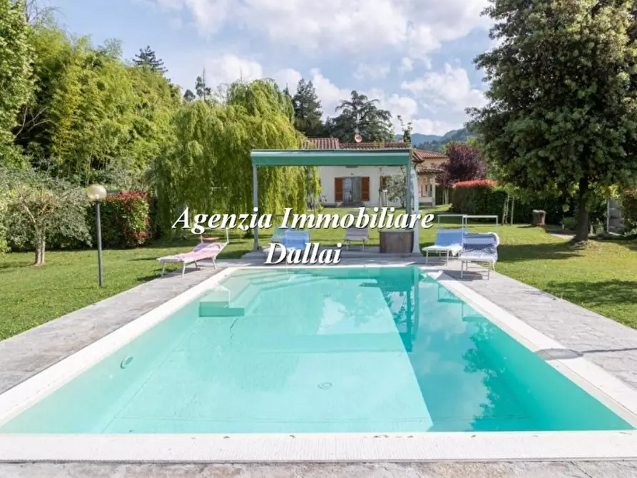 Immagine 1 di Villa in vendita  in Via Traversi a Borgo San Lorenzo