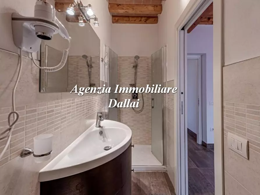 Immagine 25 di Villa in vendita  in Via Traversi a Borgo San Lorenzo