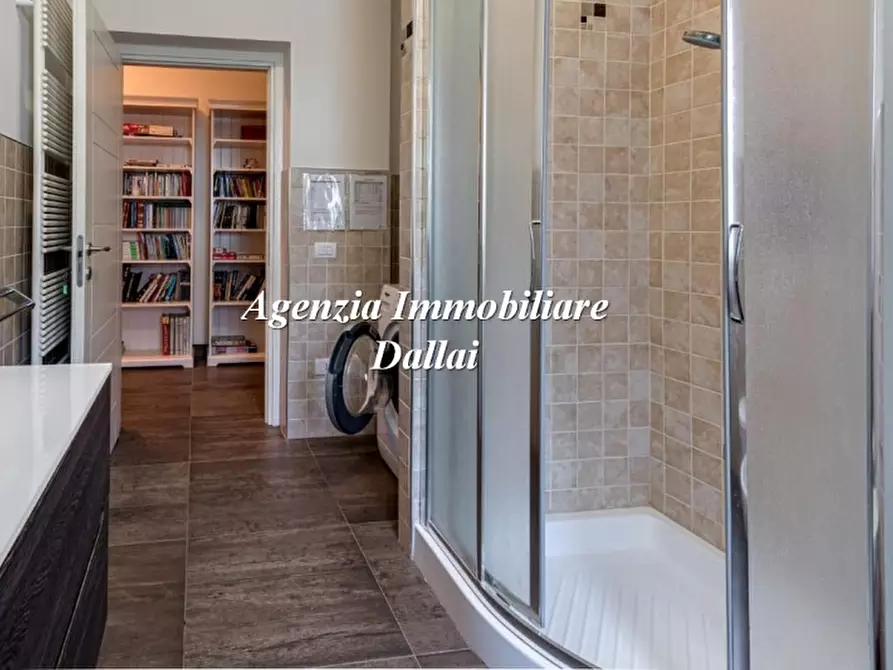 Immagine 24 di Villa in vendita  in Via Traversi a Borgo San Lorenzo