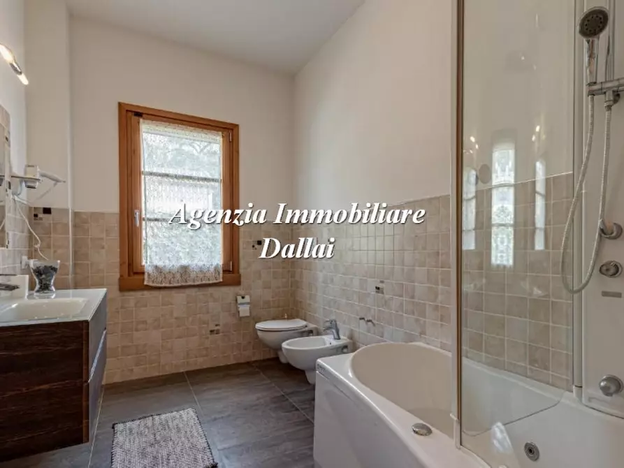 Immagine 27 di Villa in vendita  in Via Traversi a Borgo San Lorenzo