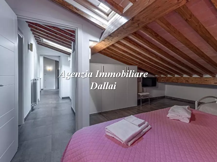 Immagine 31 di Villa in vendita  in Via Traversi a Borgo San Lorenzo