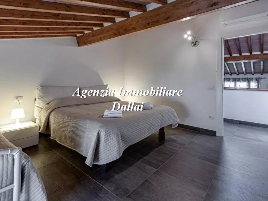 Immagine 35 di Villa in vendita  in Via Traversi a Borgo San Lorenzo