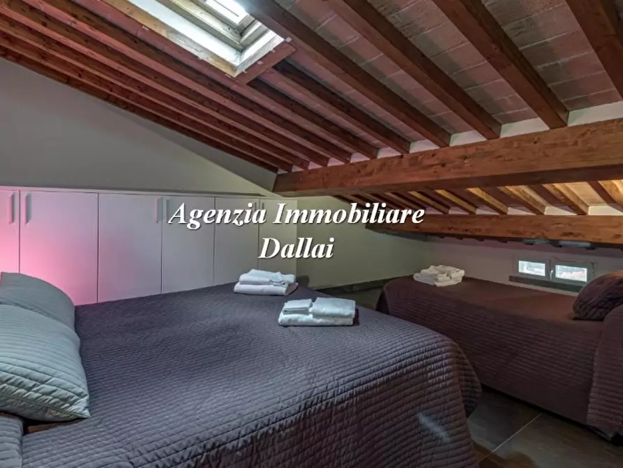 Immagine 40 di Villa in vendita  in Via Traversi a Borgo San Lorenzo