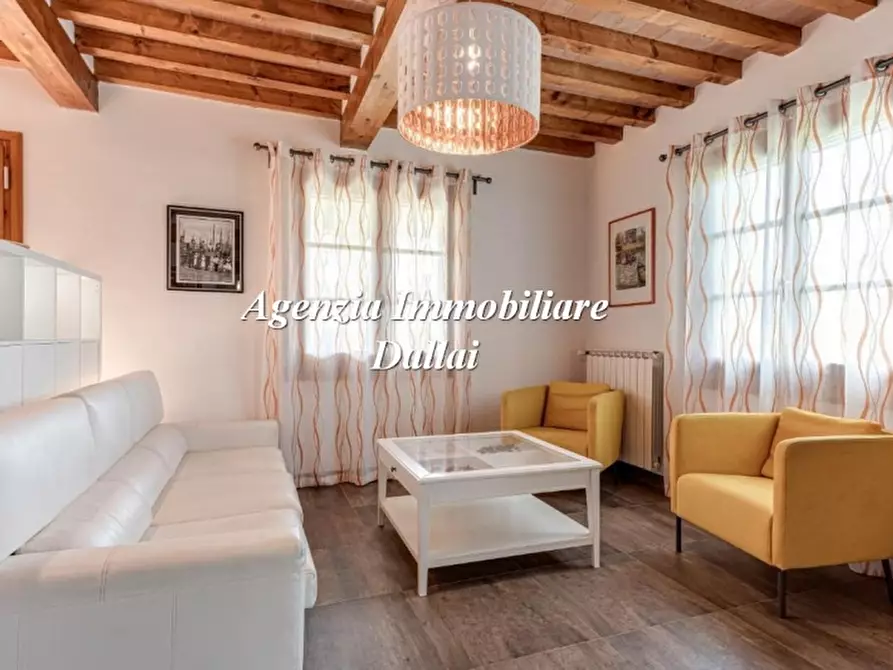 Immagine 10 di Villa in vendita  in Via Traversi a Borgo San Lorenzo