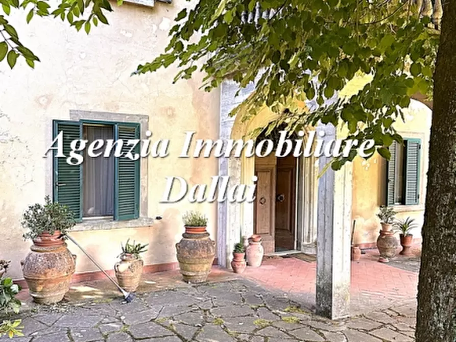 Immagine 1 di Villa in vendita  a Scarperia E San Piero