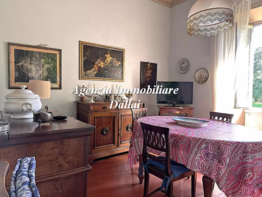 Immagine 9 di Villa in vendita  a Scarperia E San Piero