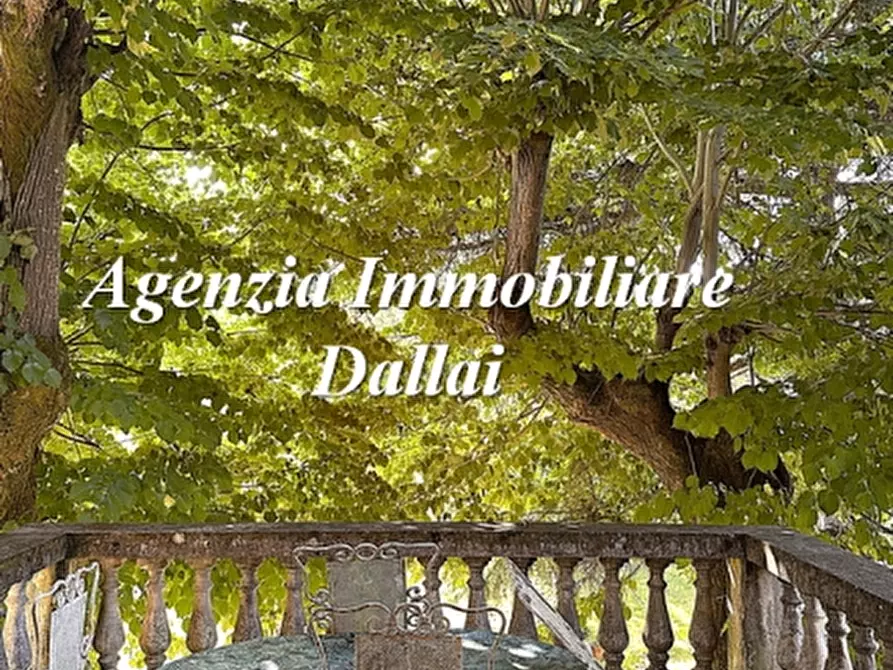 Immagine 6 di Villa in vendita  a Scarperia E San Piero