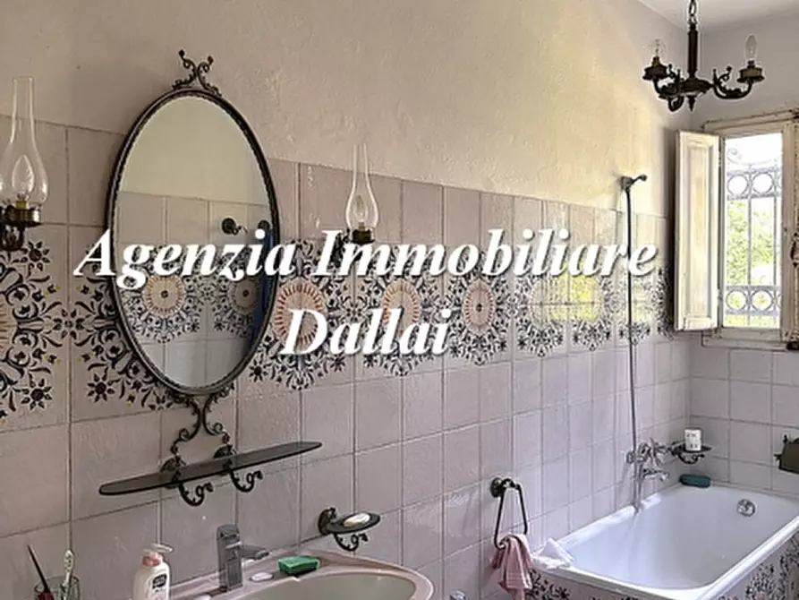 Immagine 23 di Villa in vendita  a Scarperia E San Piero