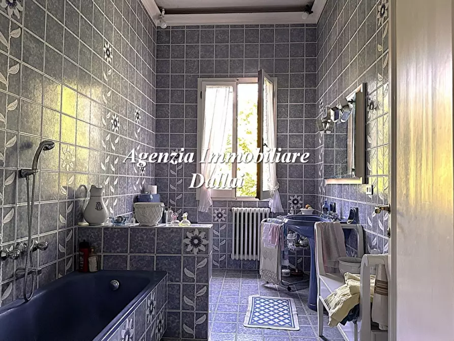 Immagine 21 di Villa in vendita  a Scarperia E San Piero