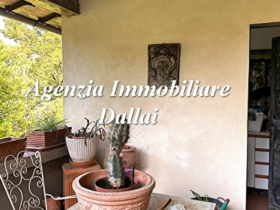 Immagine 4 di Villa in vendita  a Scarperia E San Piero