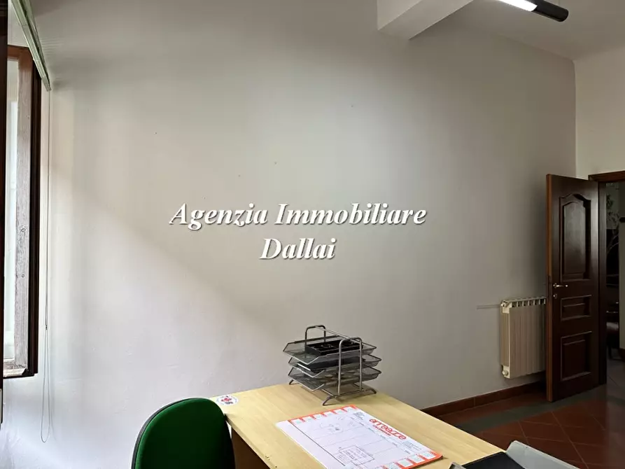 Immagine 13 di Ufficio in vendita  a Scarperia E San Piero