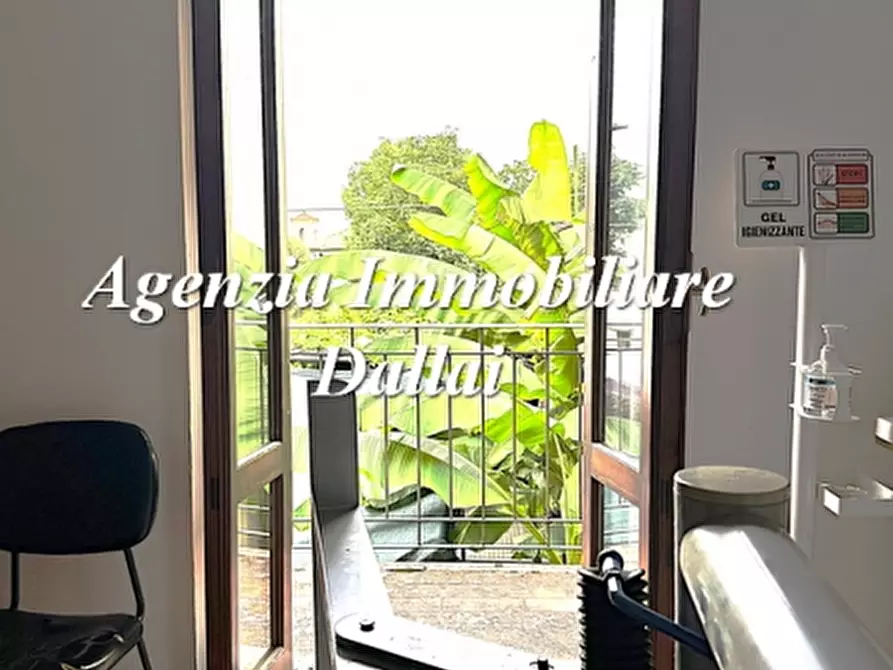 Immagine 24 di Ufficio in vendita  a Scarperia E San Piero