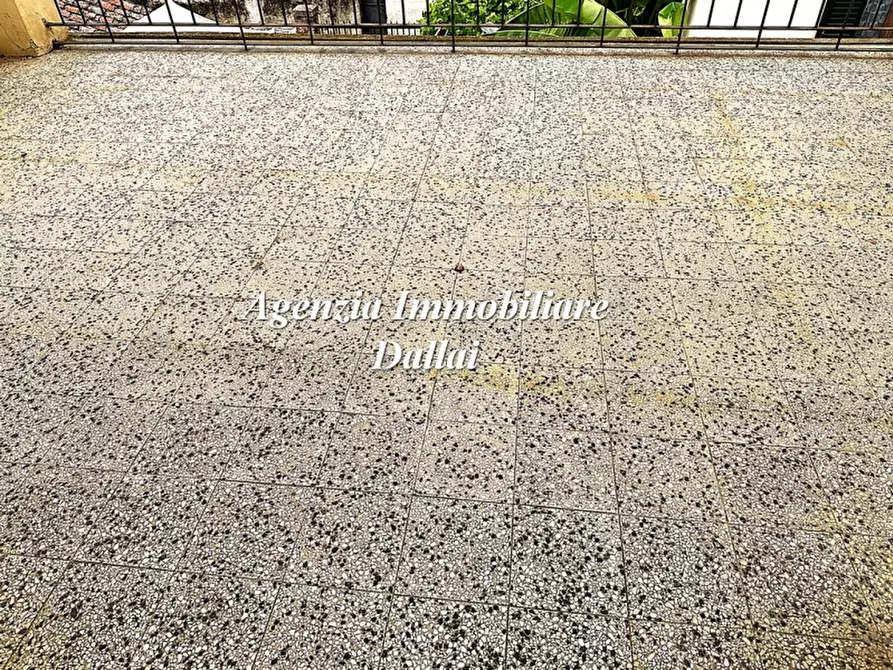 Immagine 14 di Ufficio in vendita  a Scarperia E San Piero