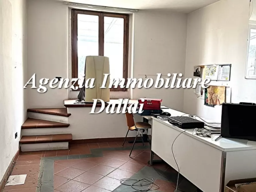 Immagine 28 di Ufficio in vendita  a Scarperia E San Piero