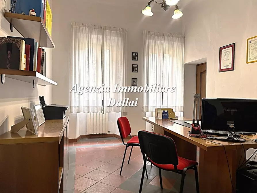 Immagine 27 di Ufficio in vendita  a Scarperia E San Piero