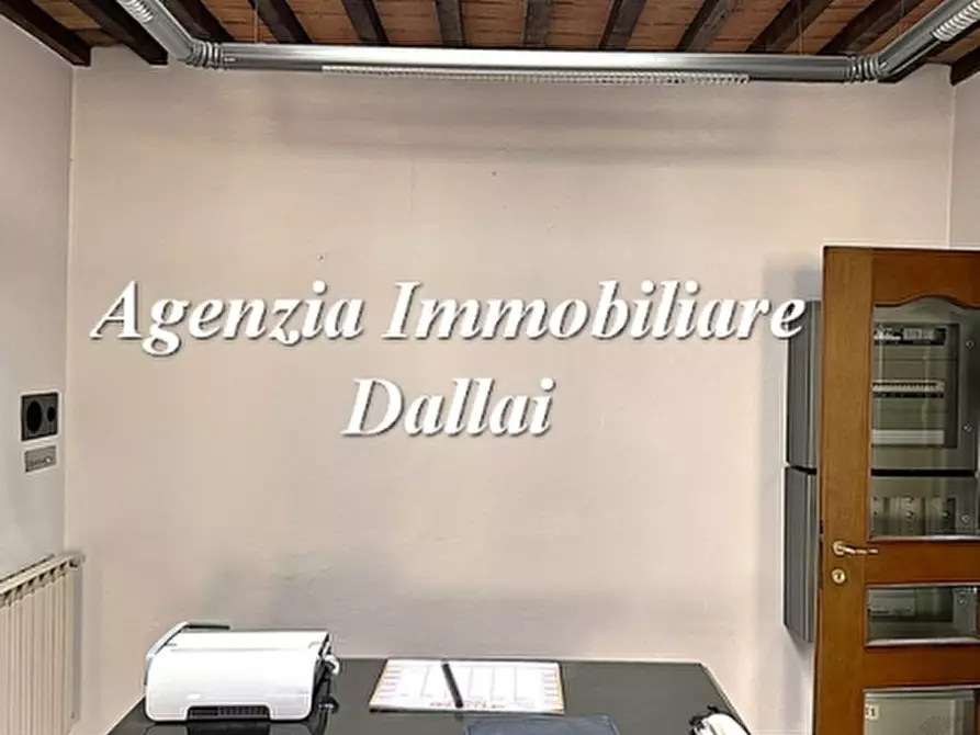Immagine 10 di Ufficio in vendita  a Scarperia E San Piero