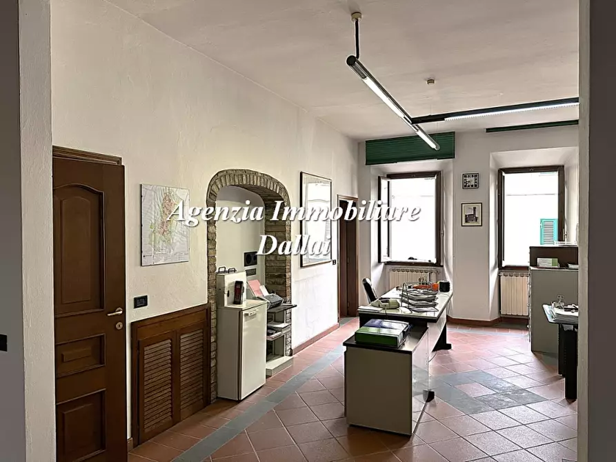 Immagine 9 di Ufficio in vendita  a Scarperia E San Piero