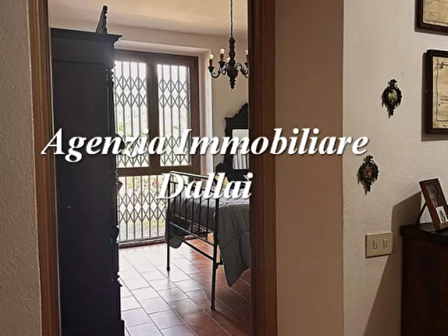 Immagine 22 di Villa in vendita  a Scarperia E San Piero