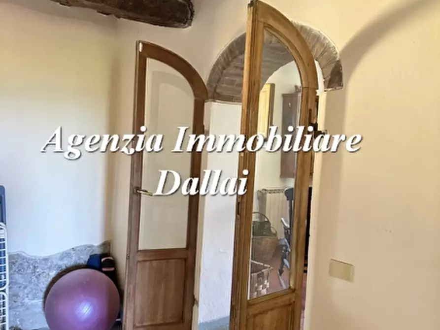 Immagine 17 di Casa colonica in vendita  a Scarperia E San Piero
