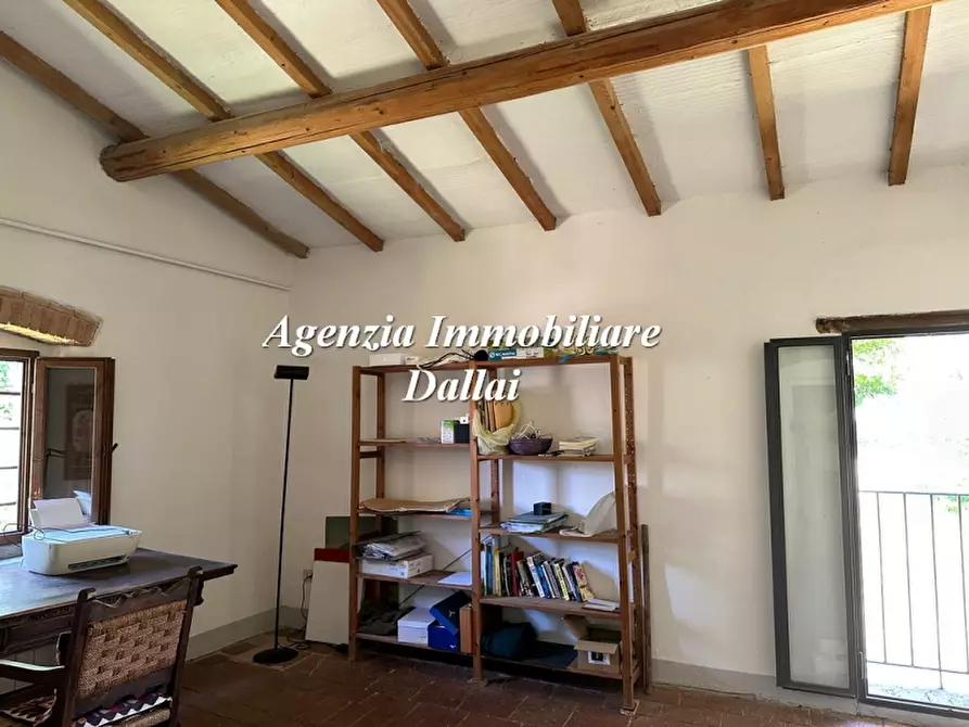 Immagine 26 di Casa colonica in vendita  a Scarperia E San Piero