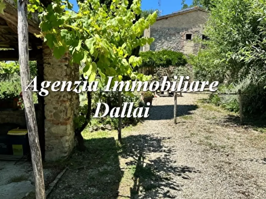 Immagine 37 di Casa colonica in vendita  a Scarperia E San Piero