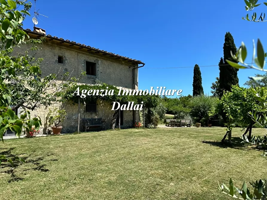 Immagine 2 di Casa colonica in vendita  a Scarperia E San Piero