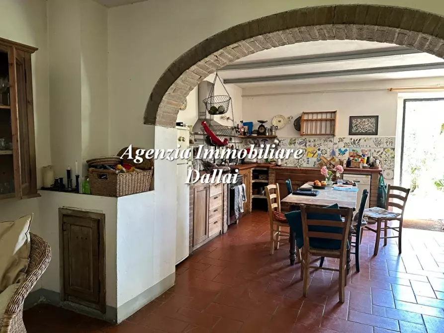 Immagine 10 di Casa colonica in vendita  a Scarperia E San Piero