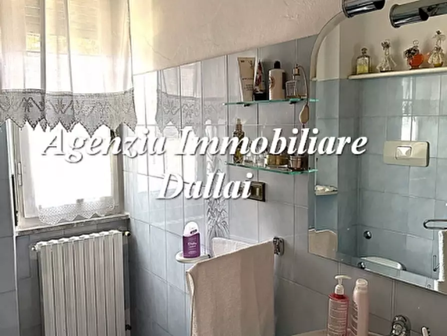 Immagine 16 di Appartamento in vendita  a Borgo San Lorenzo
