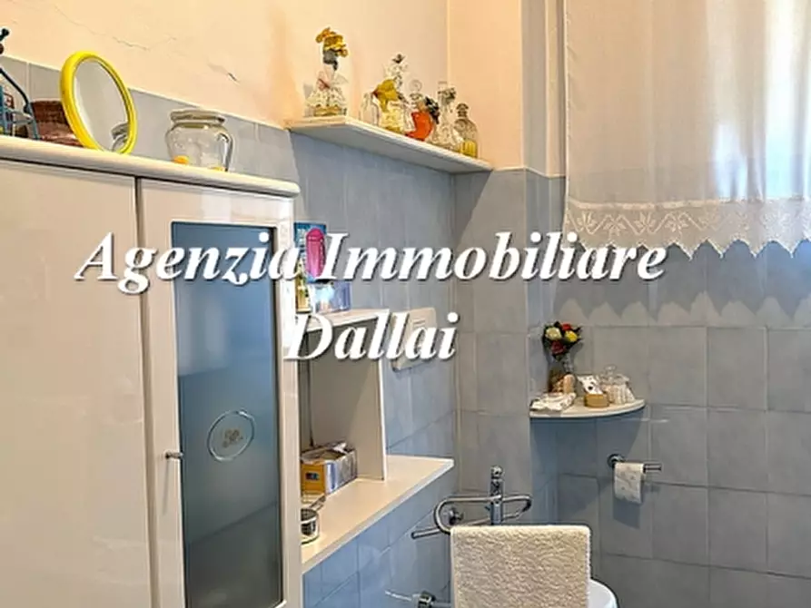 Immagine 17 di Appartamento in vendita  a Borgo San Lorenzo