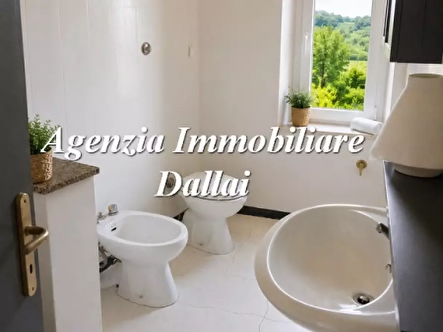 Immagine 14 di Casa colonica in vendita  a Scarperia E San Piero