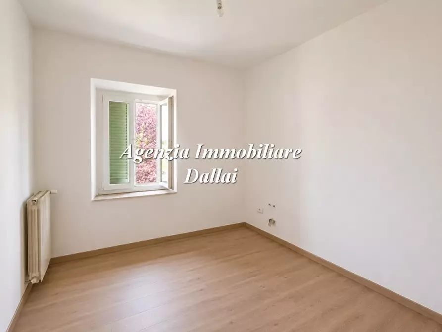 Immagine 15 di Casa colonica in vendita  a Scarperia E San Piero
