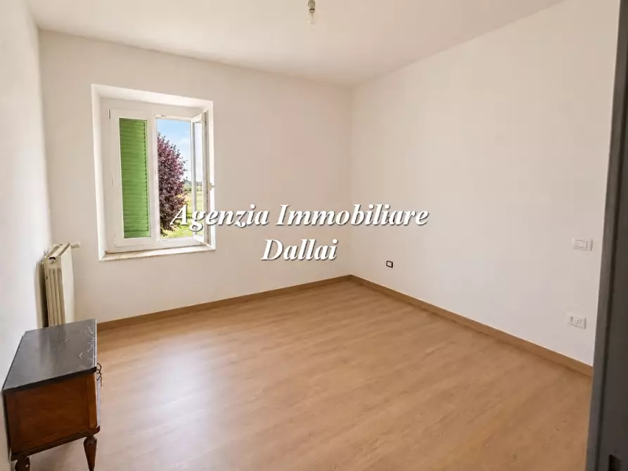 Immagine 16 di Casa colonica in vendita  a Scarperia E San Piero