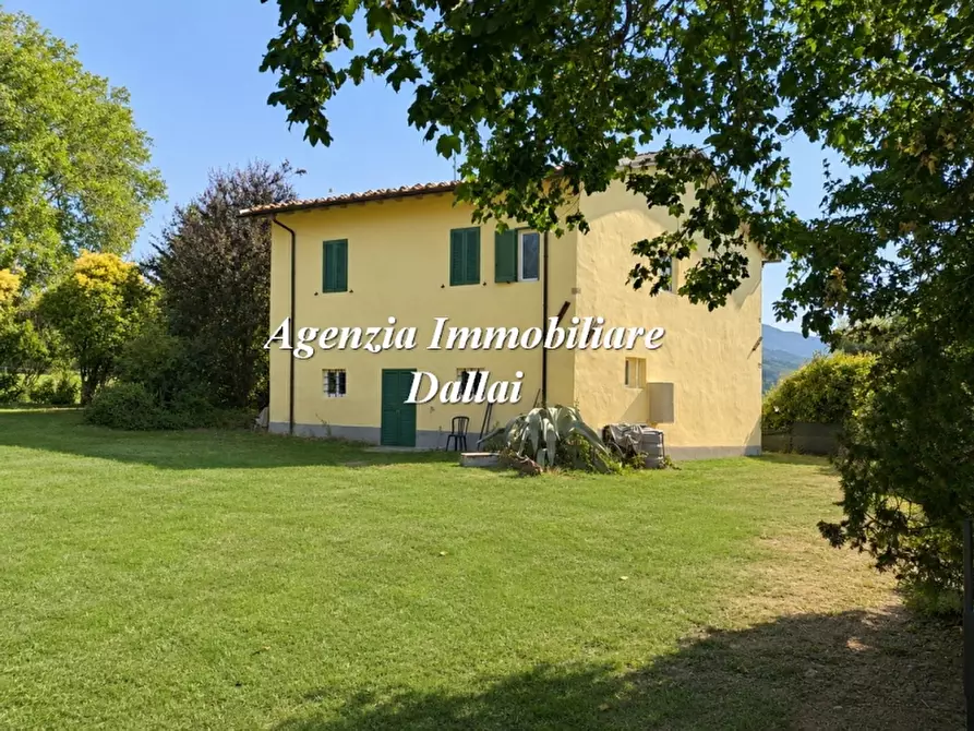 Immagine 1 di Casa colonica in vendita  a Scarperia E San Piero