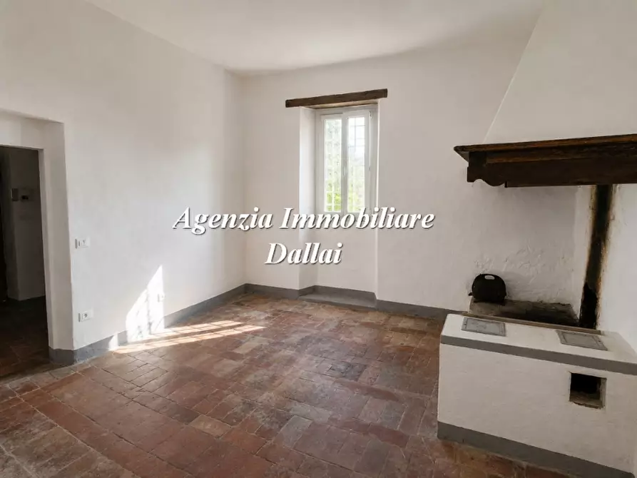 Immagine 9 di Casa colonica in vendita  a Scarperia E San Piero