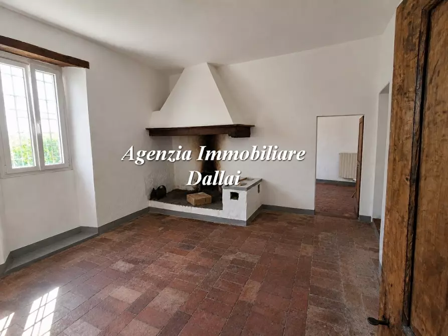 Immagine 8 di Casa colonica in vendita  a Scarperia E San Piero