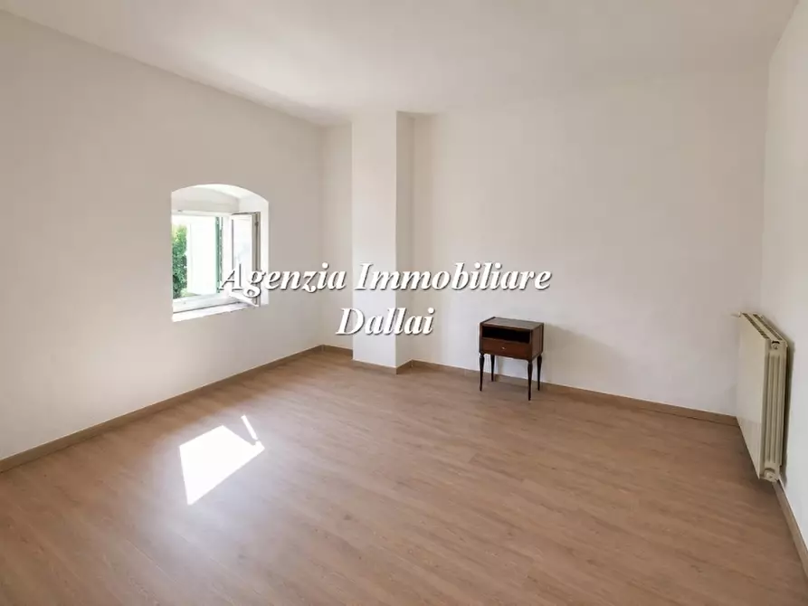Immagine 12 di Casa colonica in vendita  a Scarperia E San Piero