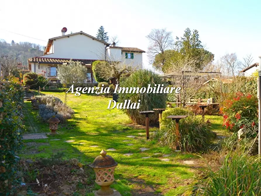 Immagine 1 di Casa colonica in vendita  a Scarperia E San Piero