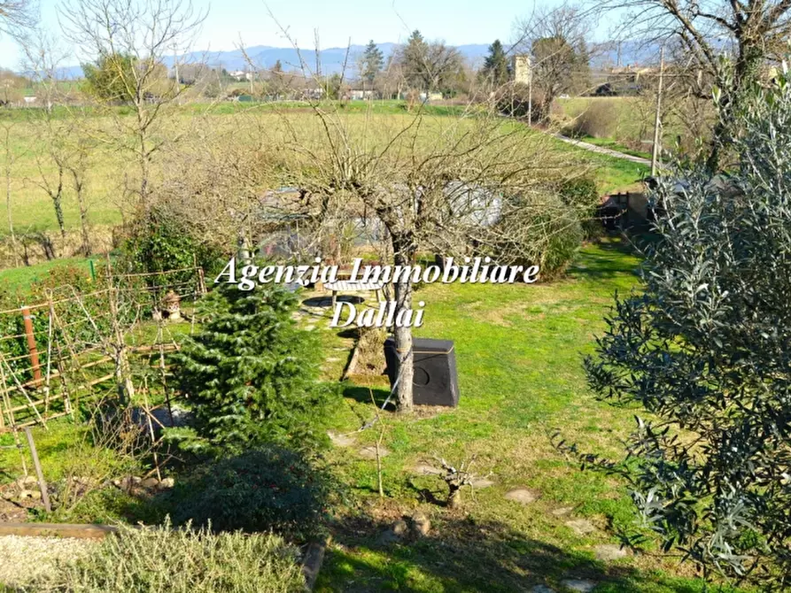 Immagine 10 di Casa colonica in vendita  a Scarperia E San Piero