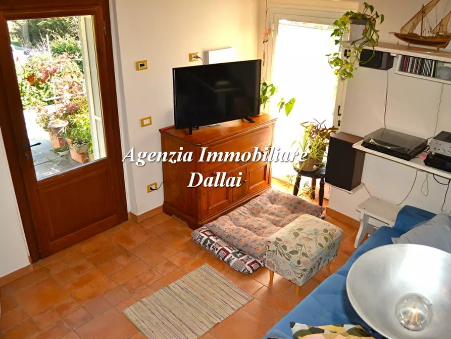 Immagine 15 di Casa colonica in vendita  a Scarperia E San Piero