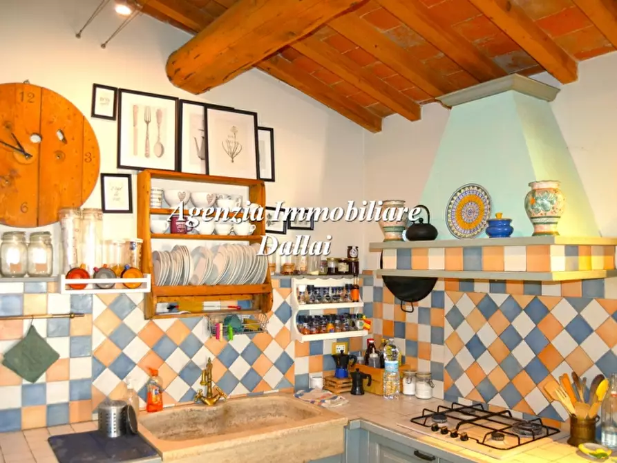 Immagine 16 di Casa colonica in vendita  a Scarperia E San Piero