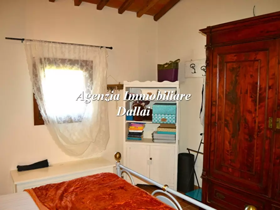 Immagine 25 di Casa colonica in vendita  a Scarperia E San Piero