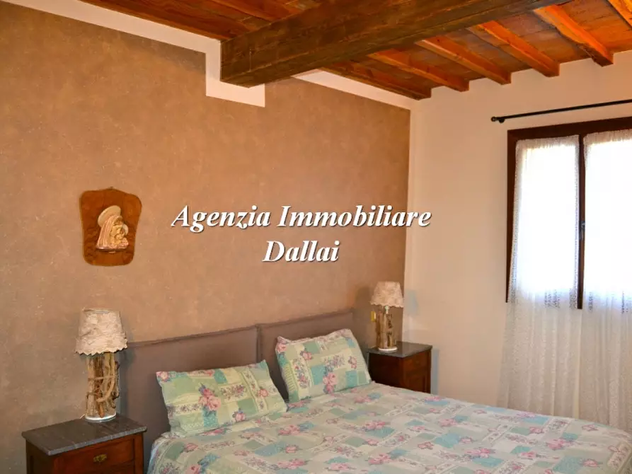 Immagine 27 di Casa colonica in vendita  a Scarperia E San Piero