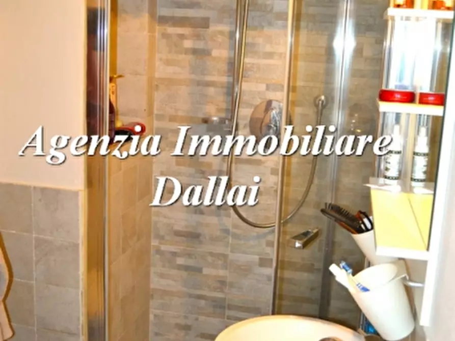 Immagine 37 di Casa colonica in vendita  a Scarperia E San Piero